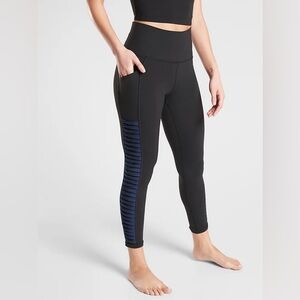 Athleta Salutation Stash Pocket II Twist 23.5” Tight Black/Navy Blue Size Medium
